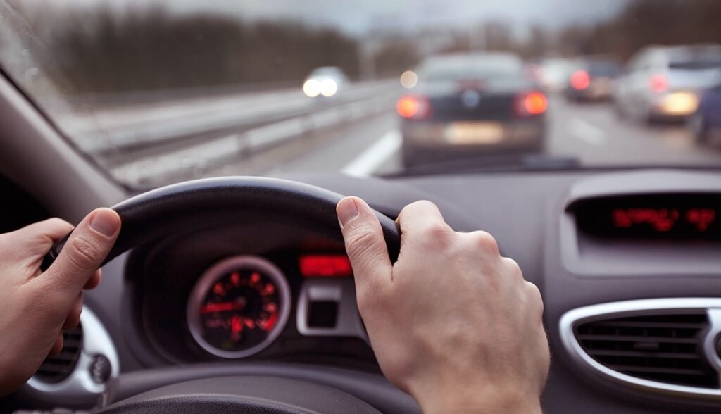 1140-distracted-driving-tips-intro.imgcache.revb377baa0cc60b7a4557a42a54bf0cdf9.web