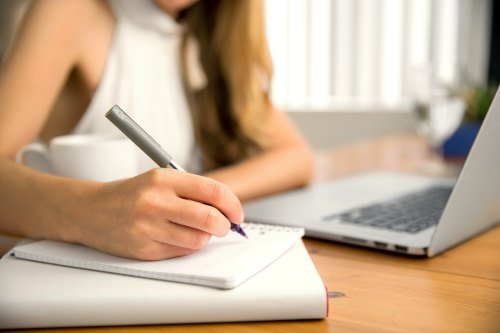 educacao-financeira-pagar-contas-ipva-iptu